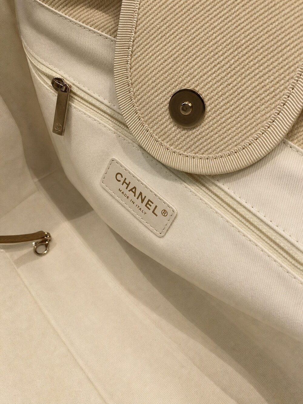 Chanel Medium Deauville Carryall Crafted in White Canvas - Picture 6 of 9